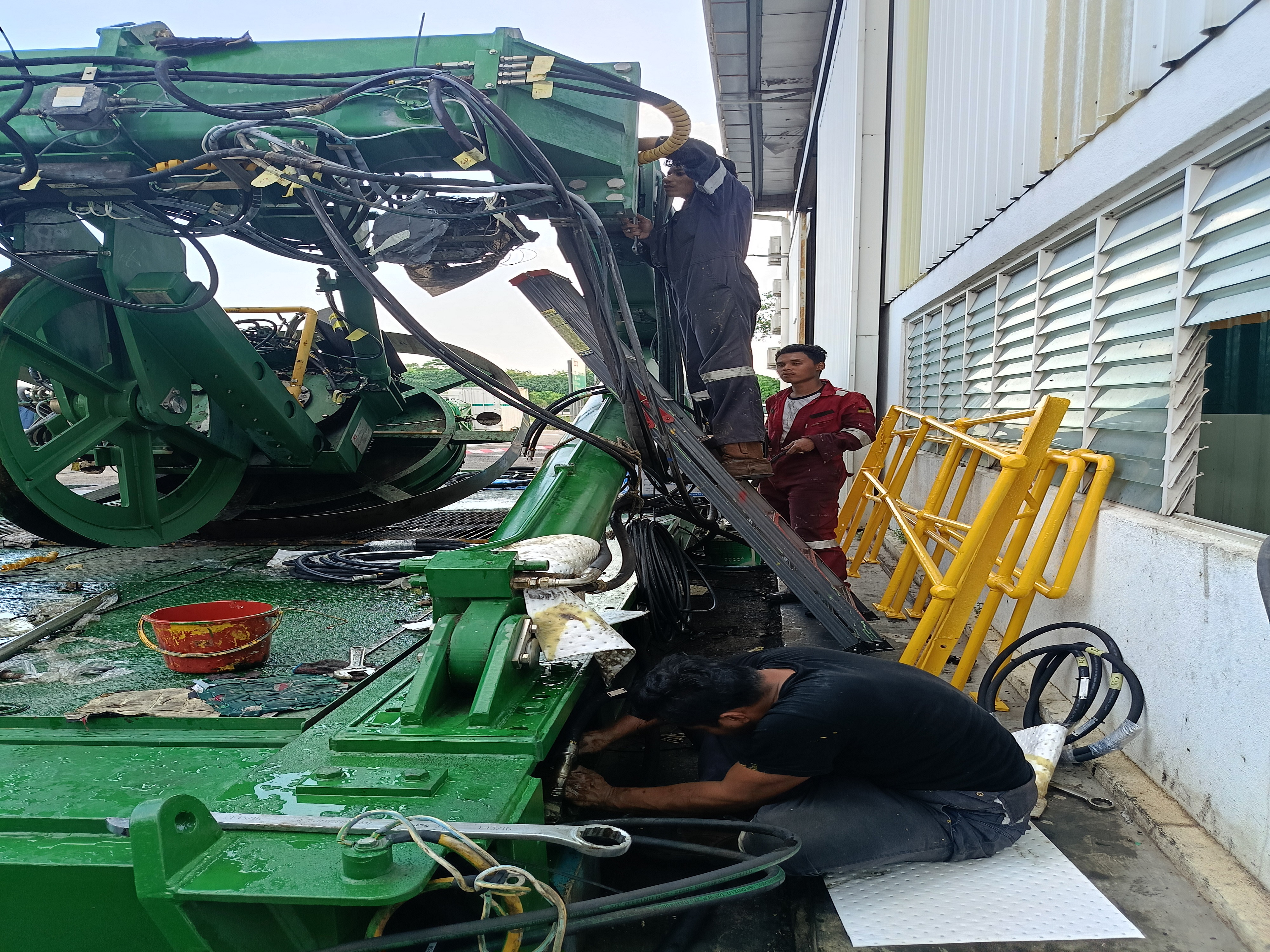 Hydraulic Hoses Replacement Works 1