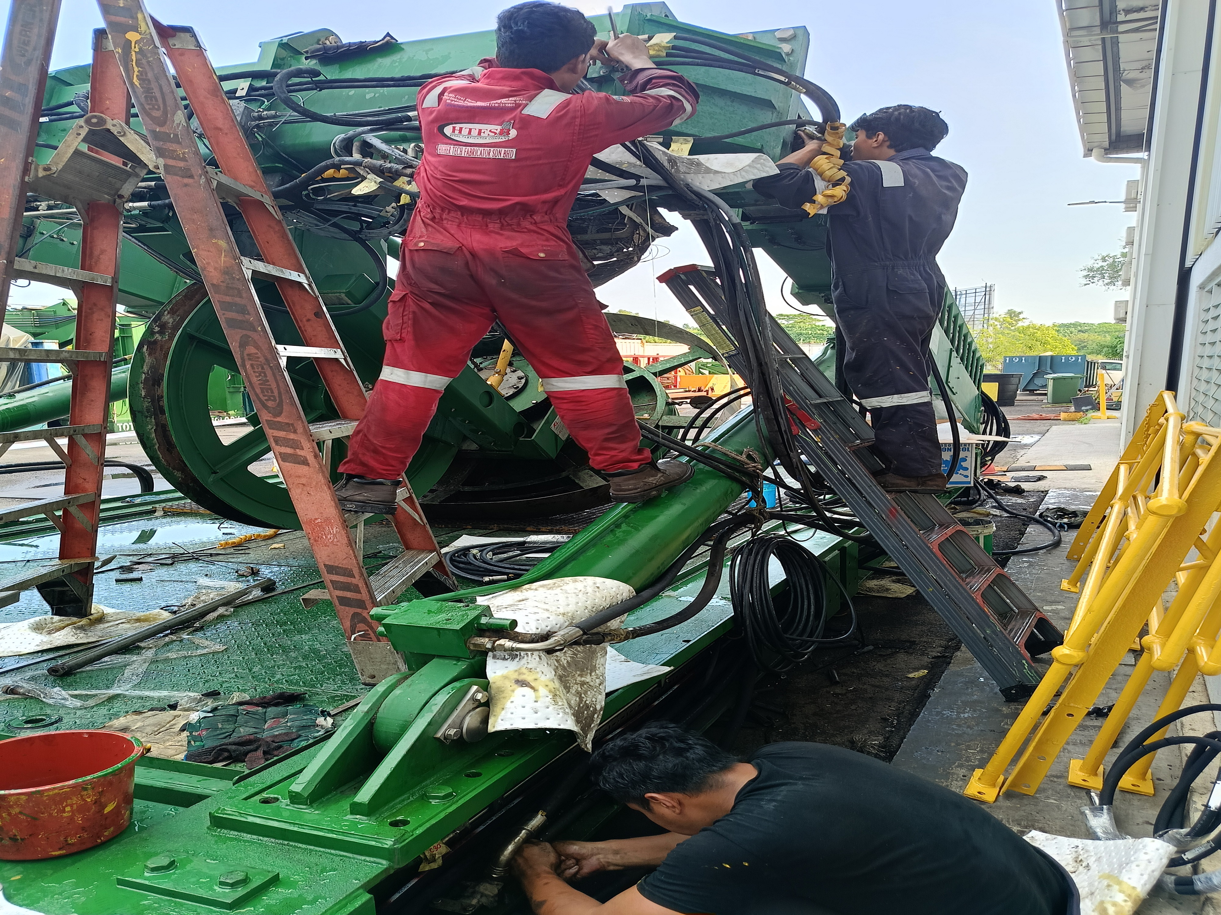 Hydraulic Hoses Replacement Works 3